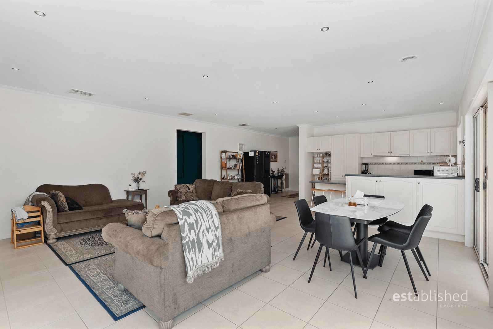 31 Fuchsia Crescent, POINT COOK, VIC 3030