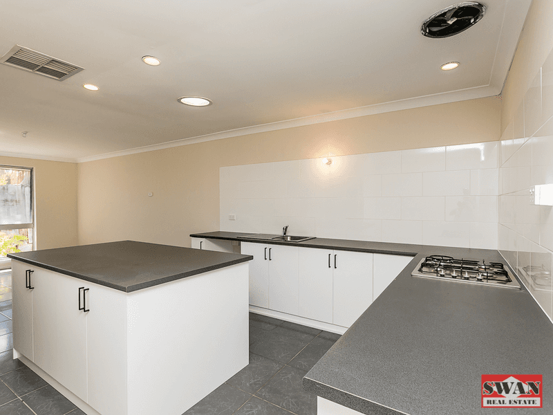 8 Woodbridge Cl, Swan View, WA 6056