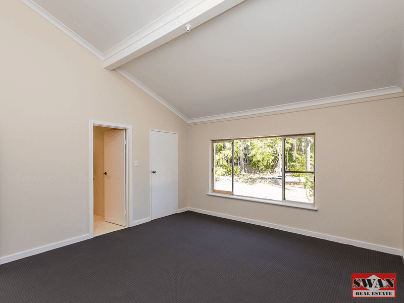 8 Woodbridge Cl, Swan View, WA 6056