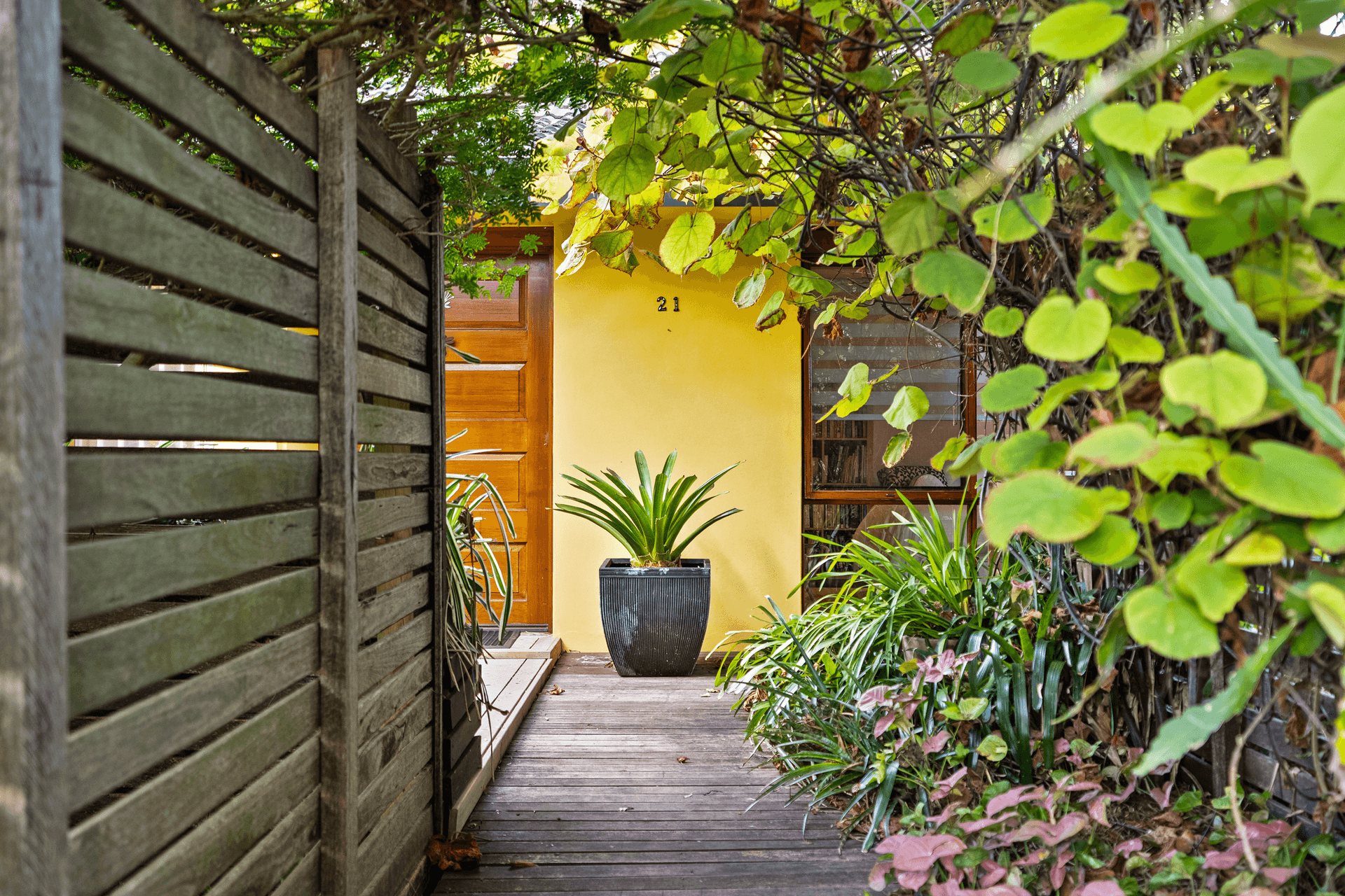 21 Lavinia Street, Forresters Beach, NSW 2260