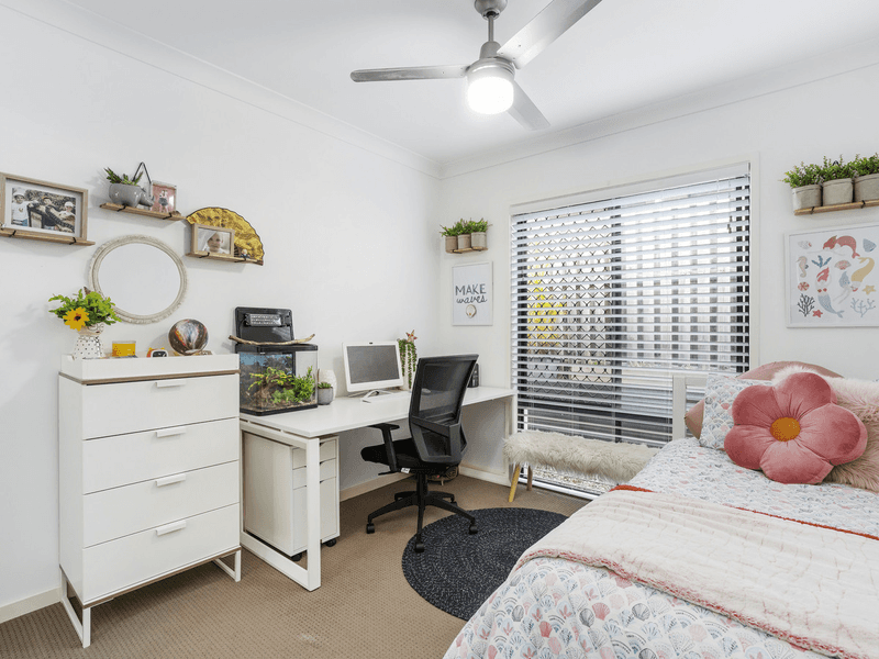 2/59 Hawkesbury Avenue, PACIFIC PINES, QLD 4211