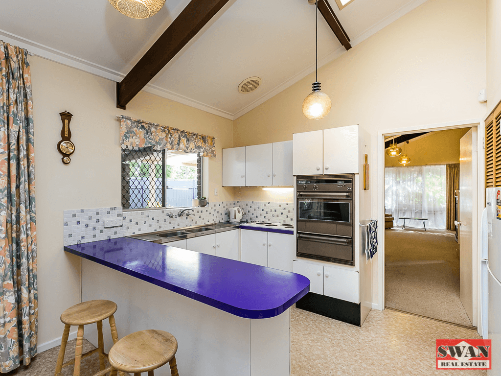 4 Tunnel Rd, Swan View, WA 6056