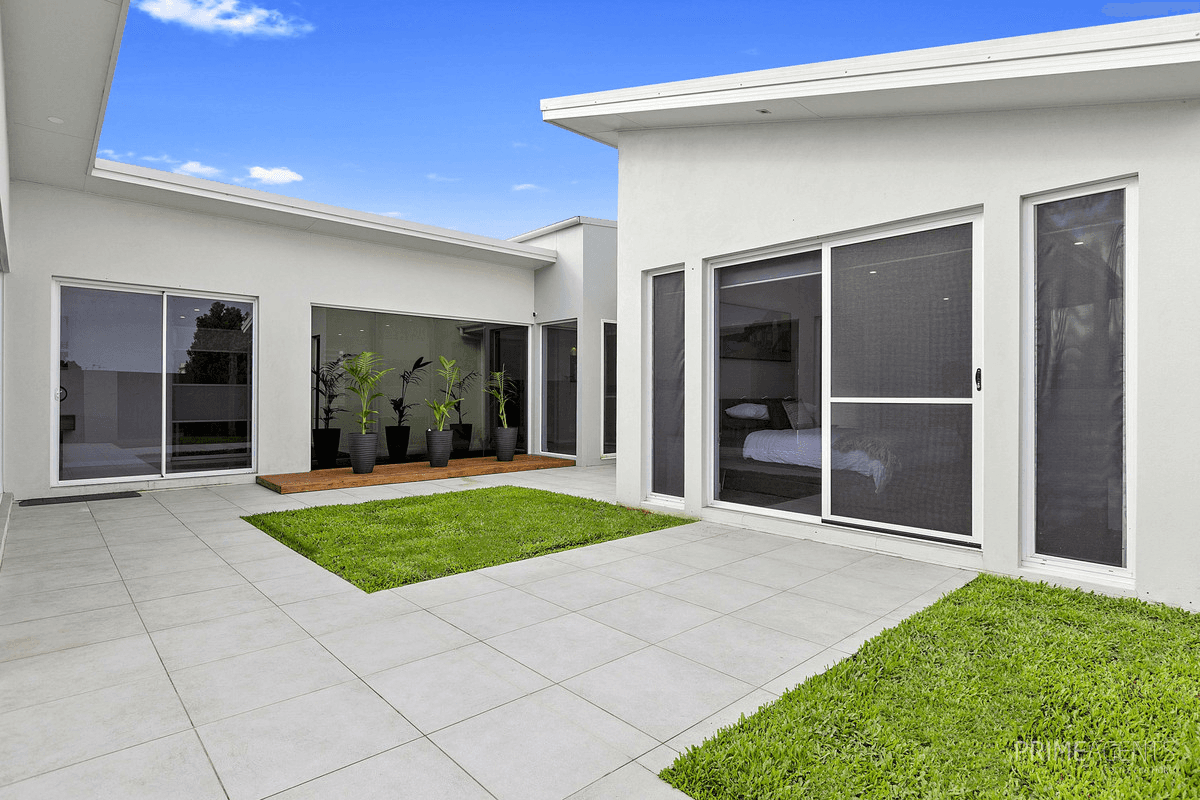 6 Mermaid Court, Eli Waters, QLD 4655