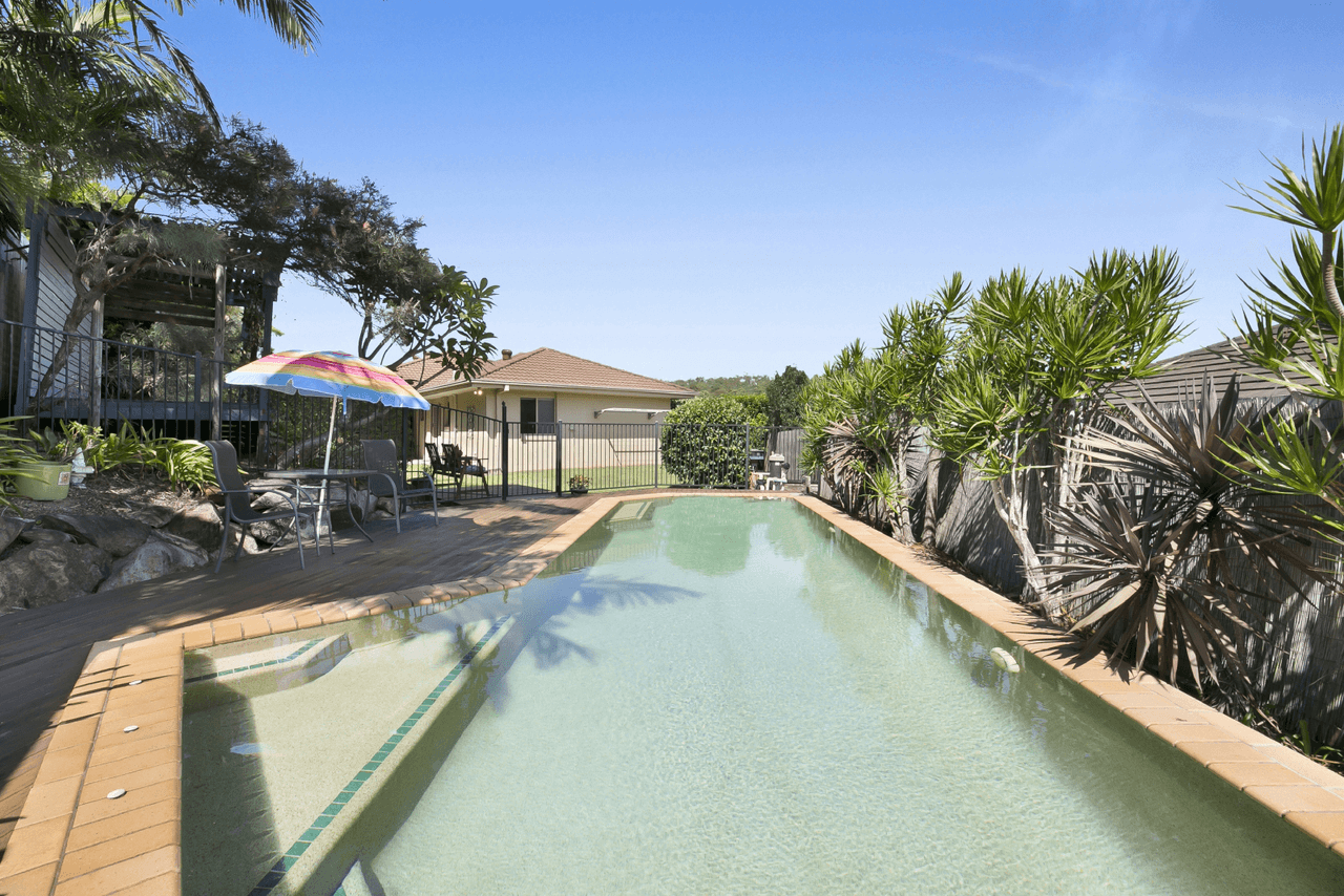 5 Dore Court, BONOGIN, QLD 4213