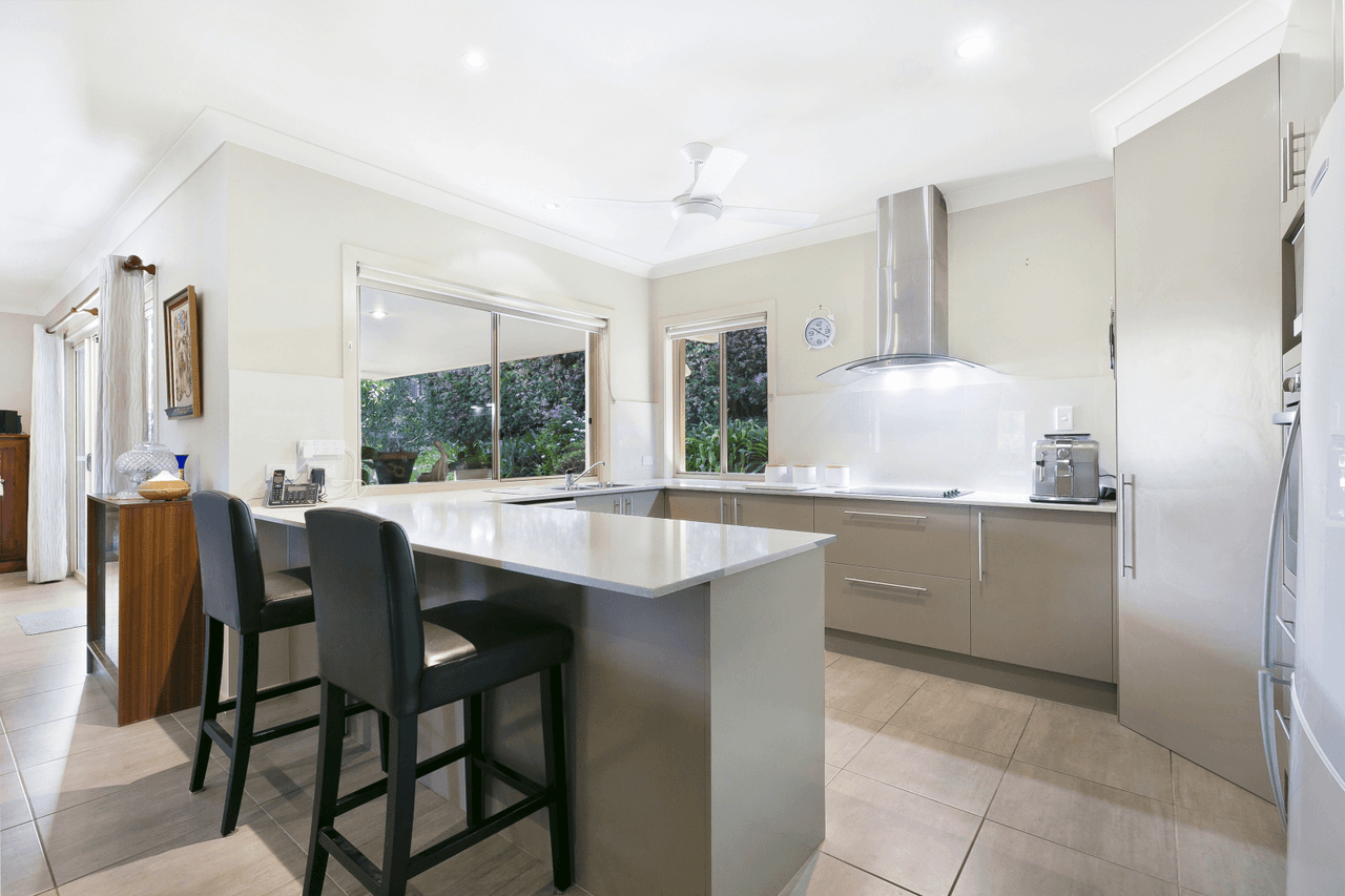 5 Dore Court, BONOGIN, QLD 4213