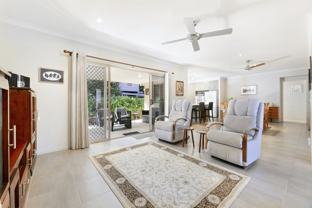 5 Dore Court, BONOGIN, QLD 4213