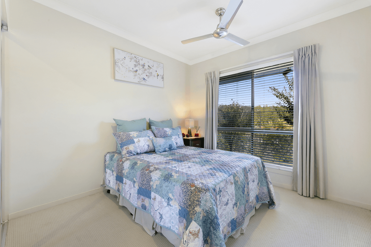 5 Dore Court, BONOGIN, QLD 4213