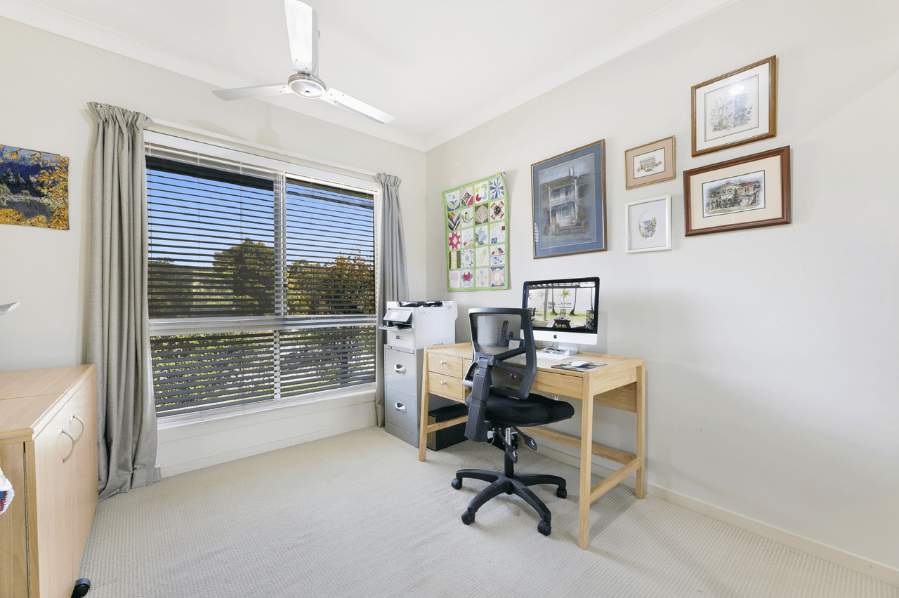 5 Dore Court, BONOGIN, QLD 4213