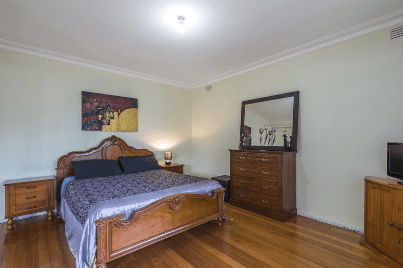 4 Forrest Street, SUNBURY, VIC 3429