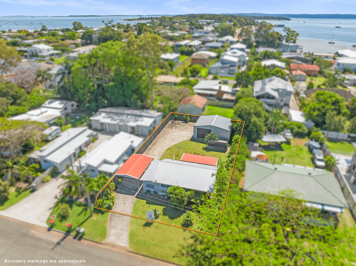 11 Moore Street, VICTORIA POINT, QLD 4165