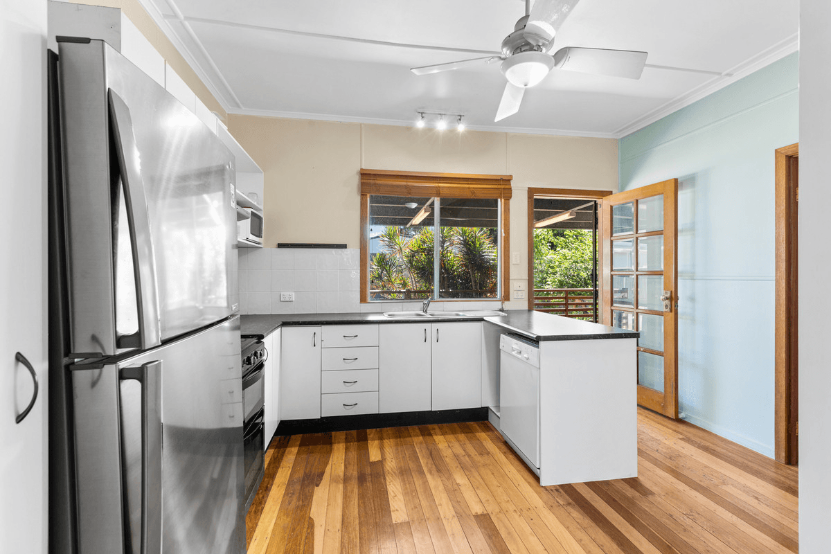 11 Moore Street, VICTORIA POINT, QLD 4165