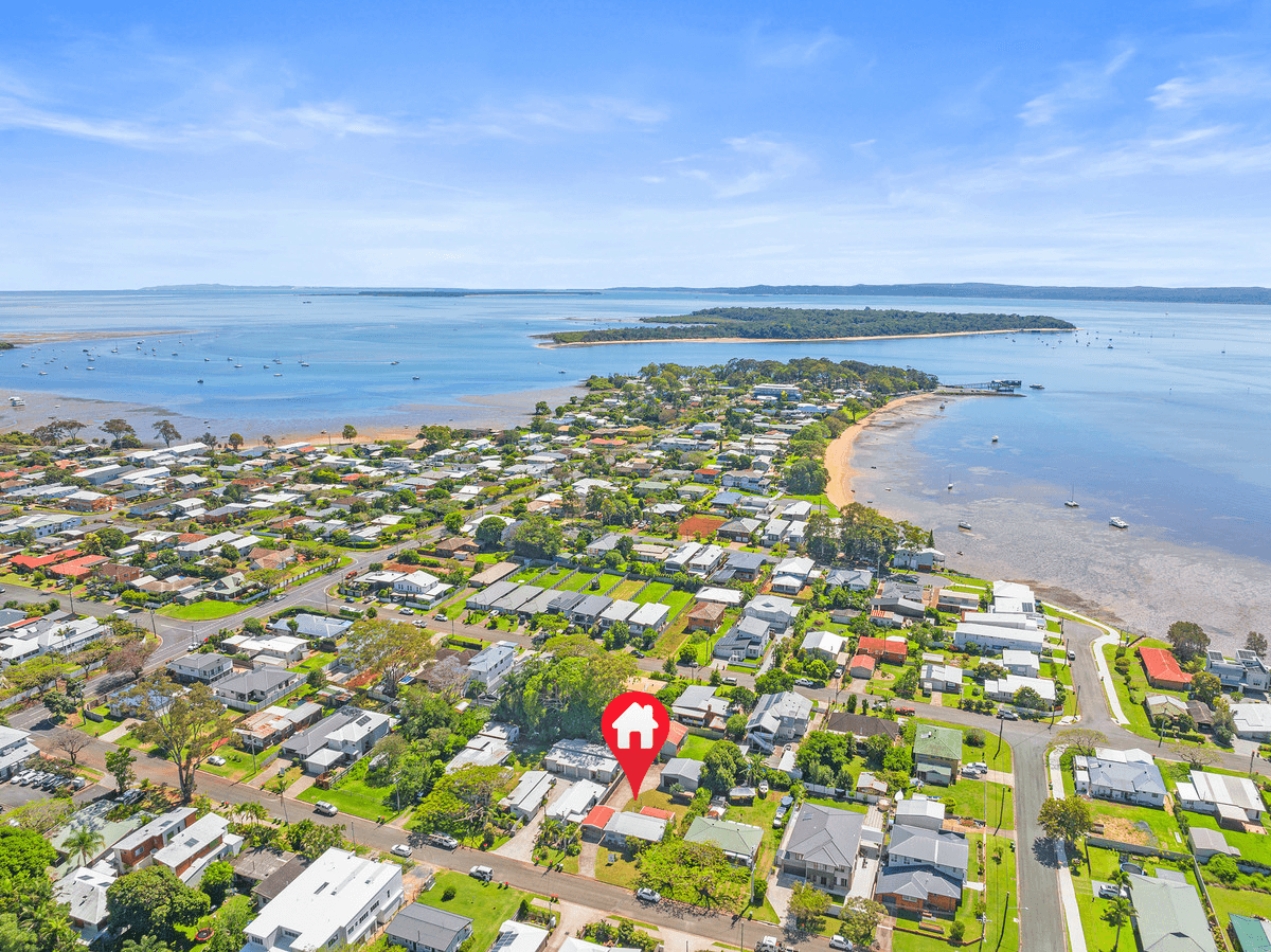 11 Moore Street, VICTORIA POINT, QLD 4165