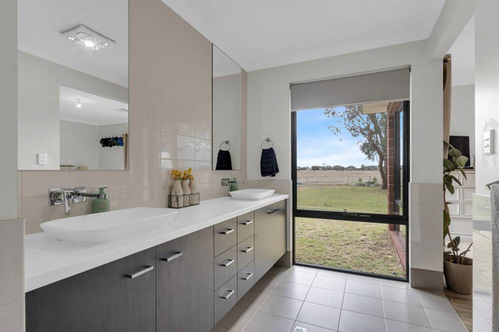 402 Leitch Road, WOKALUP, WA 6221