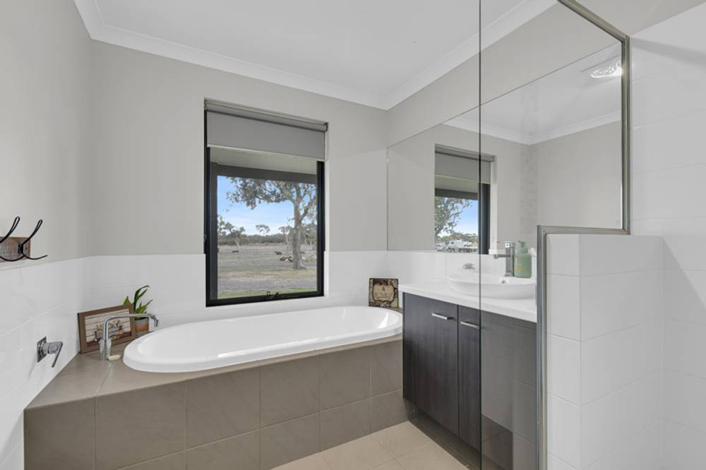 402 Leitch Road, WOKALUP, WA 6221