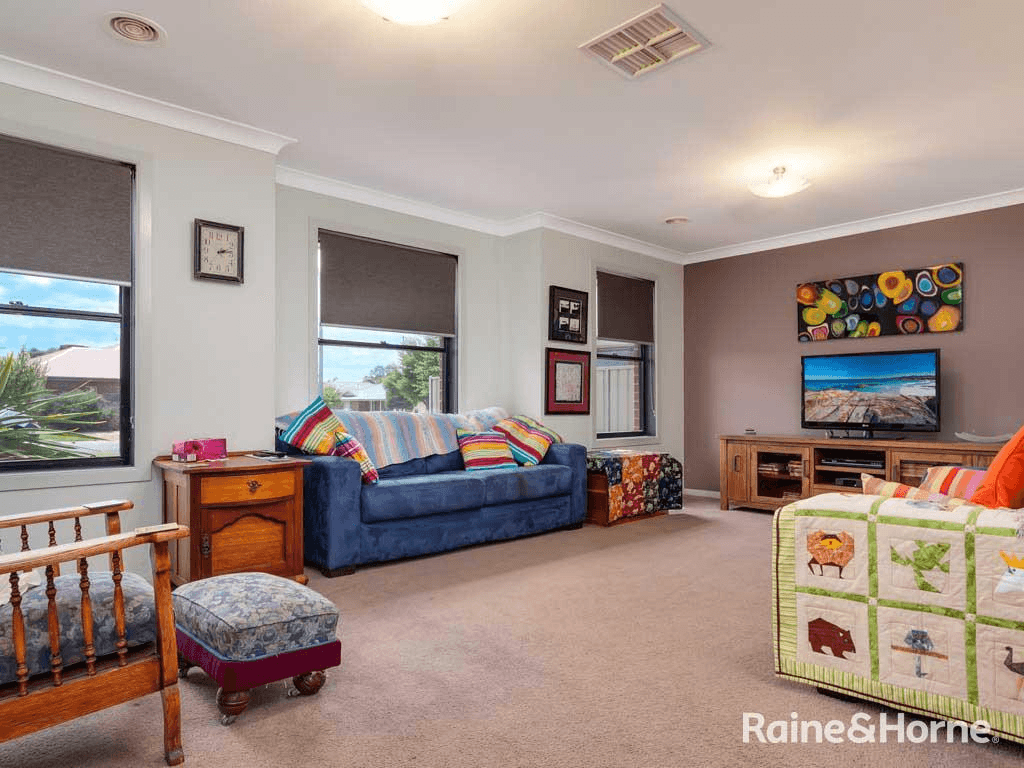 2 Rosella Place, MOUNT AUSTIN, NSW 2650