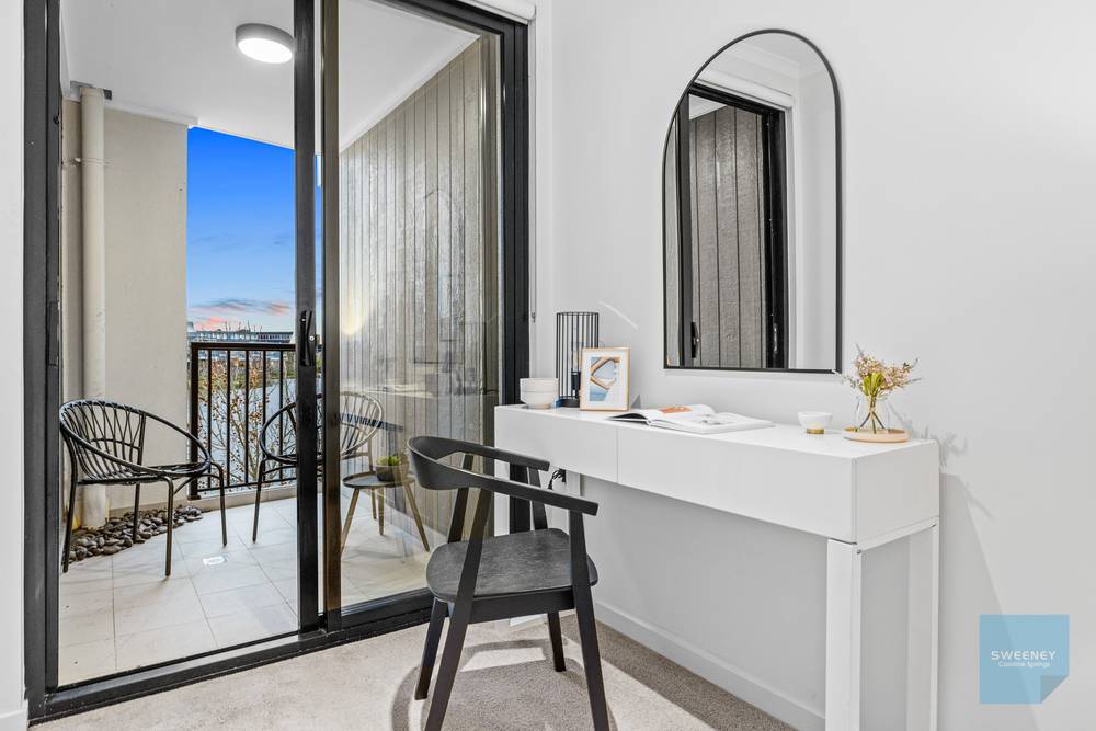 15/76 The Esplanade, CAROLINE SPRINGS, VIC 3023