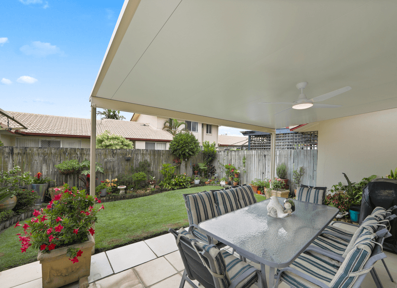 24/20 Saint Kevins Avenue, BENOWA, QLD 4217