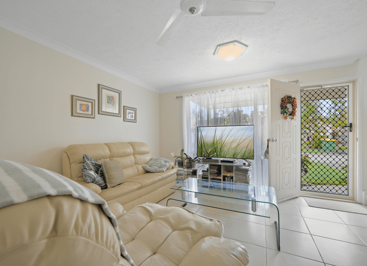 24/20 Saint Kevins Avenue, BENOWA, QLD 4217