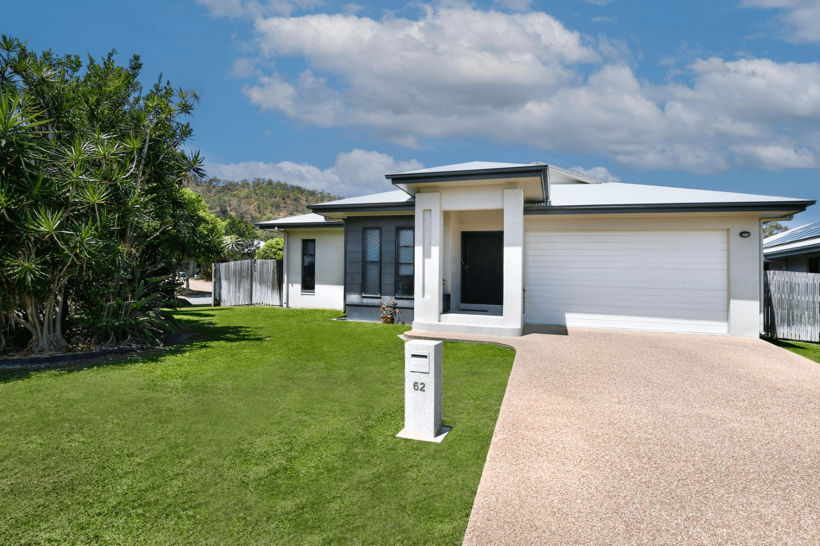 62 Franklin Drive, MOUNT LOUISA, QLD 4814