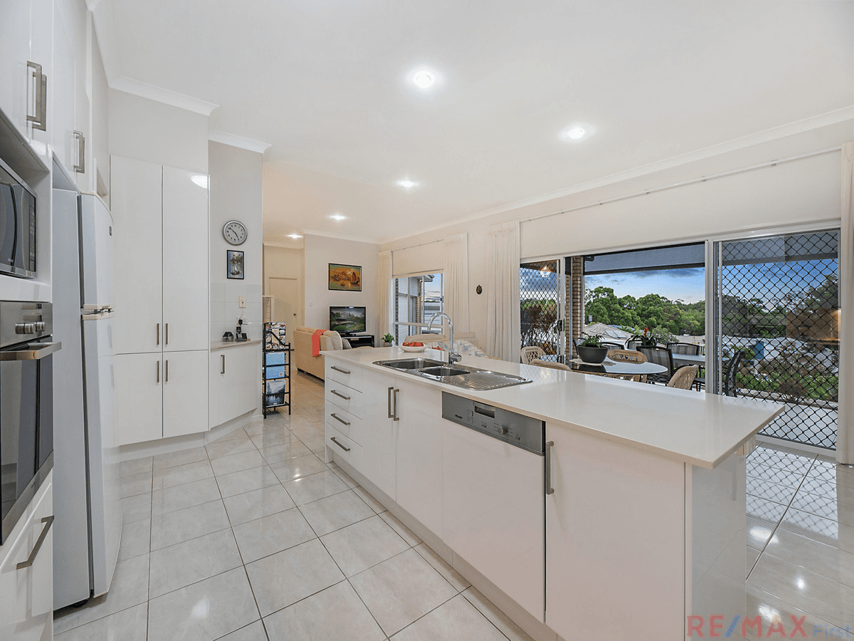 8 Parkhill Court, LITTLE MOUNTAIN, QLD 4551