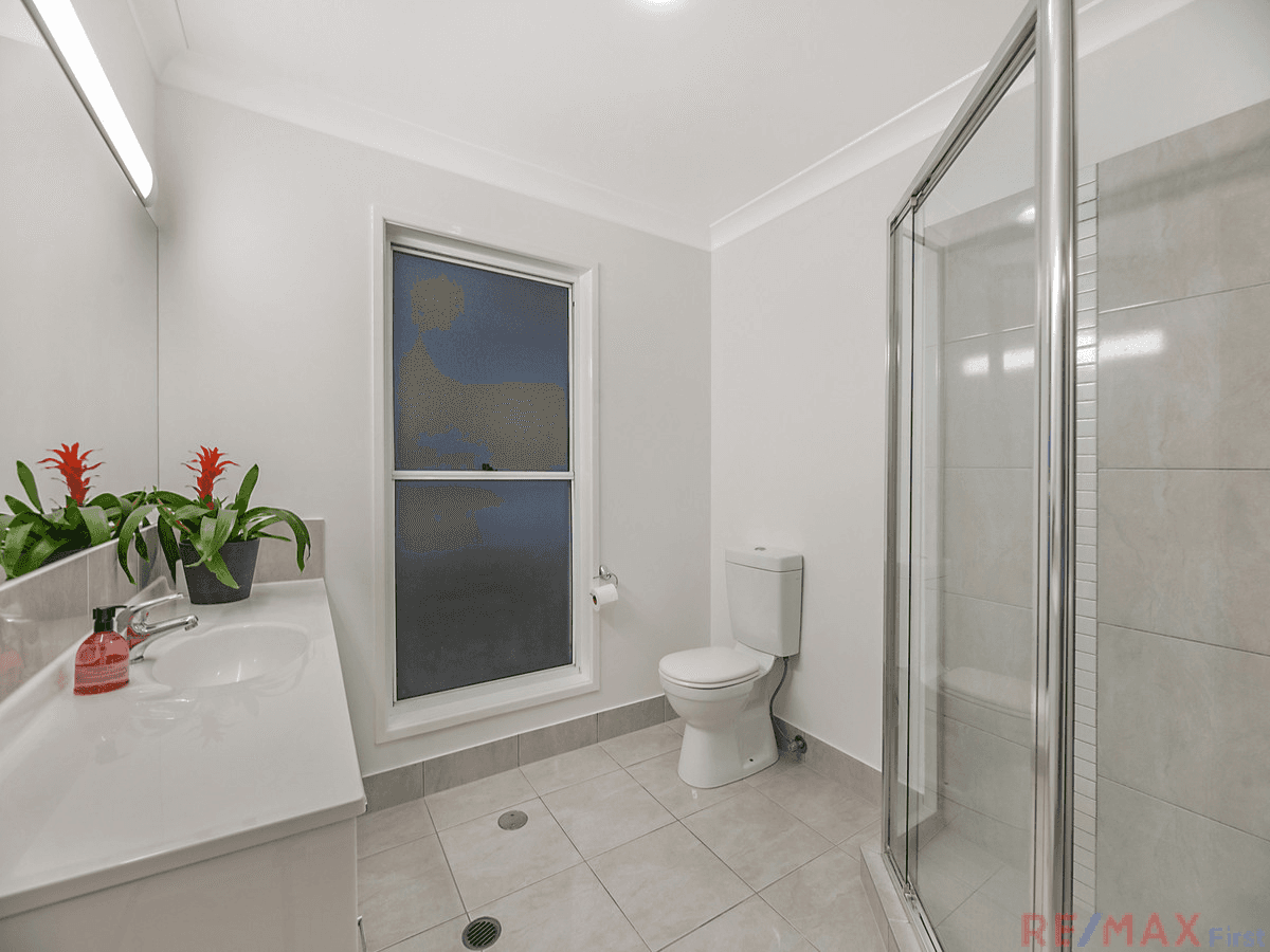 8 Parkhill Court, LITTLE MOUNTAIN, QLD 4551