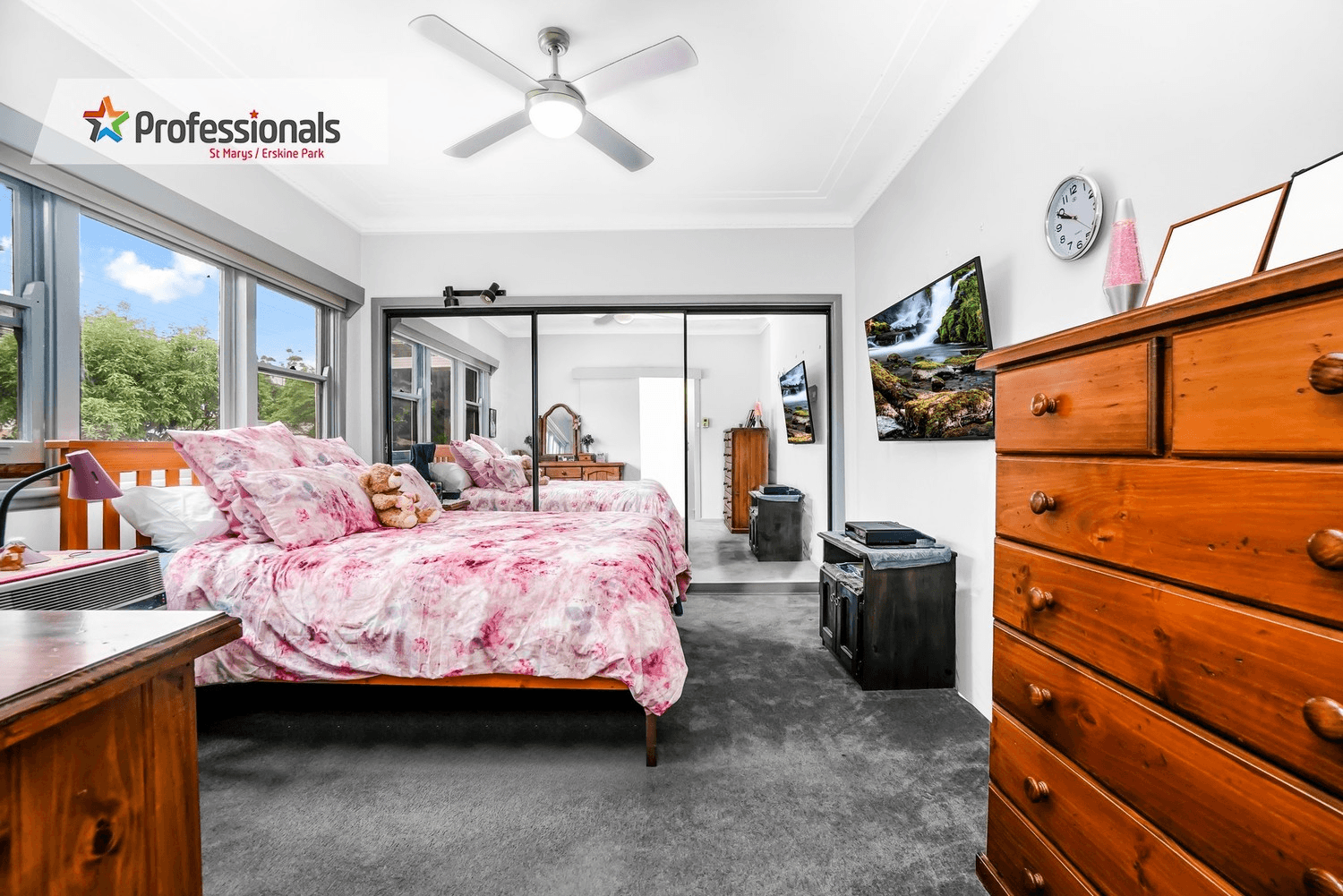 30 Canberra Street, Oxley Park, NSW 2760