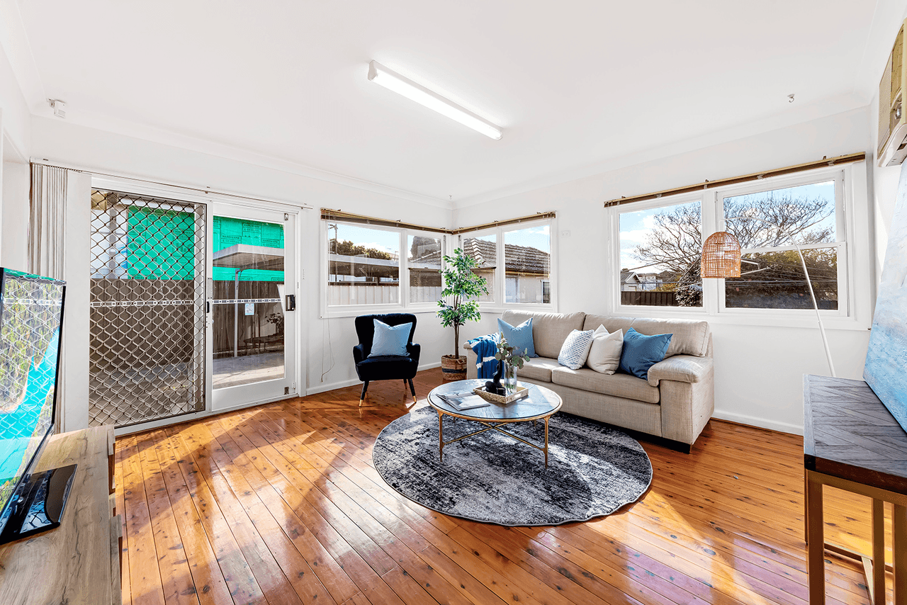 90 Mountview Avenue, NARWEE, NSW 2209
