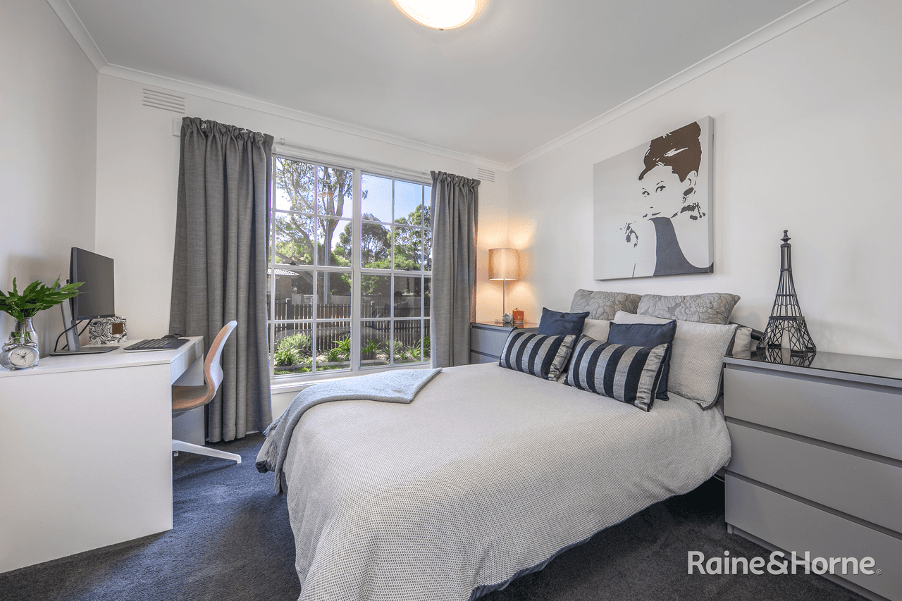 27 Menzies Drive, SUNBURY, VIC 3429