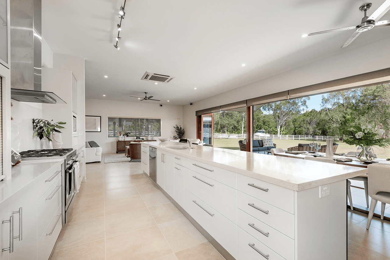 101 Silverwood Drive, COOROIBAH, QLD 4565