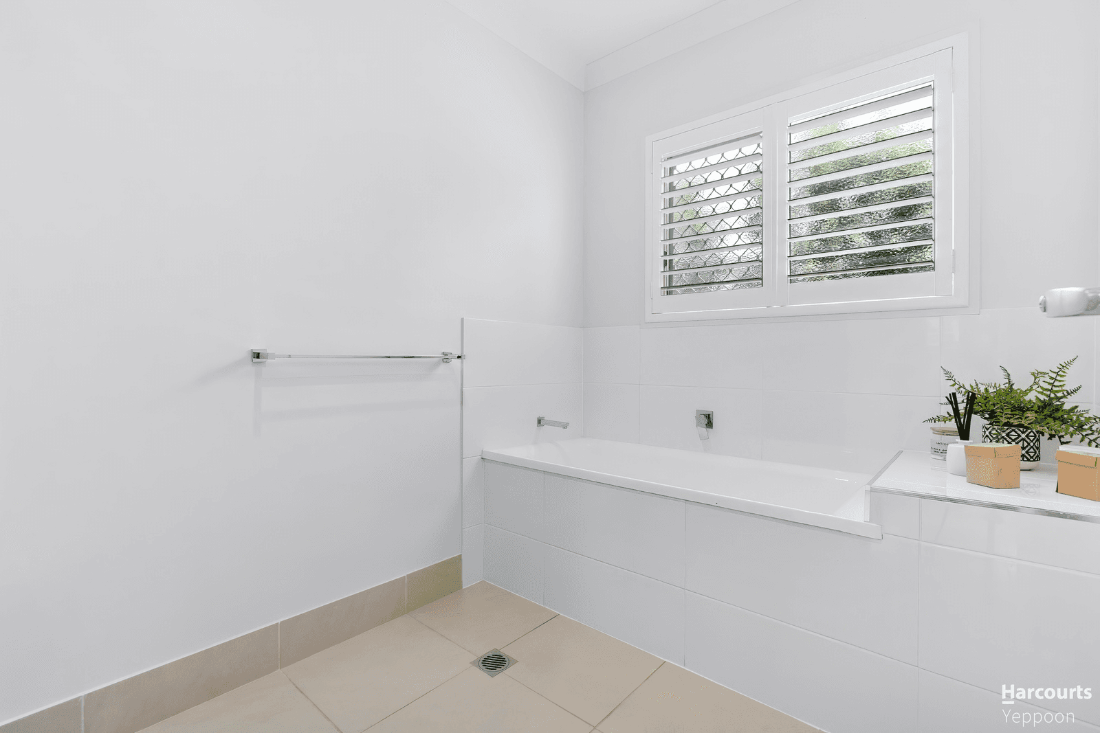 10 Norfolk Drive, HIDDEN VALLEY, QLD 4703