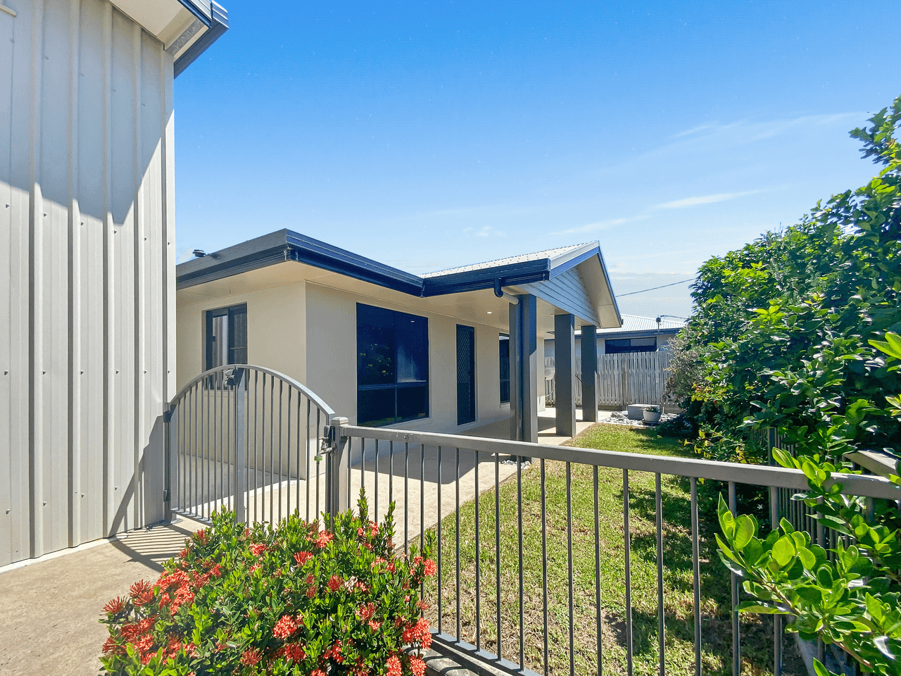 25 Brooksfield Drive, SARINA BEACH, QLD 4737