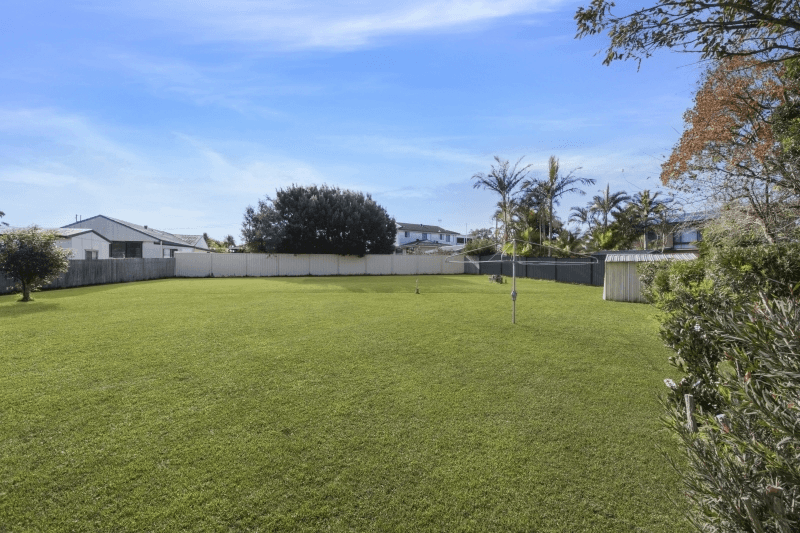 1 Glenice Close, Gorokan, NSW 2263