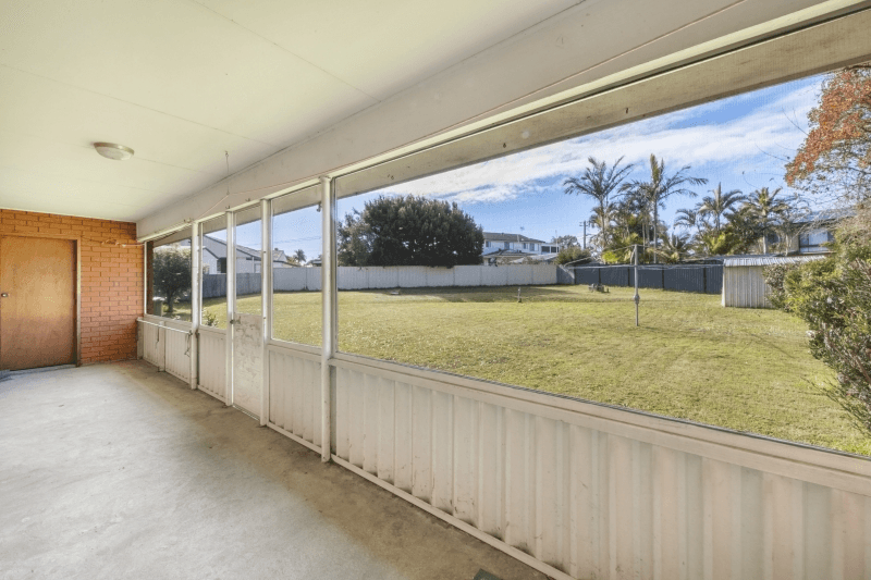 1 Glenice Close, Gorokan, NSW 2263