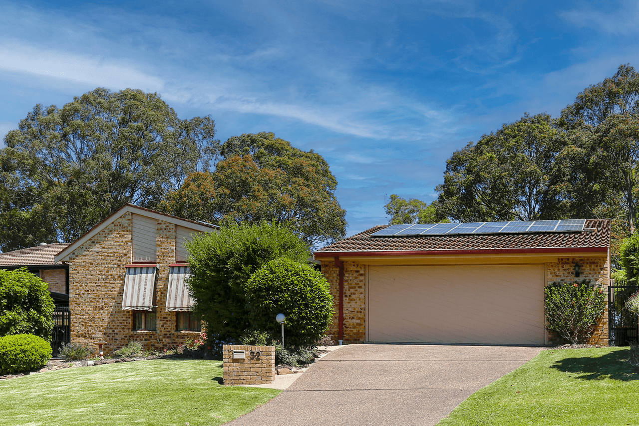 32 Peninsula Drive, BATEMANS BAY, NSW 2536