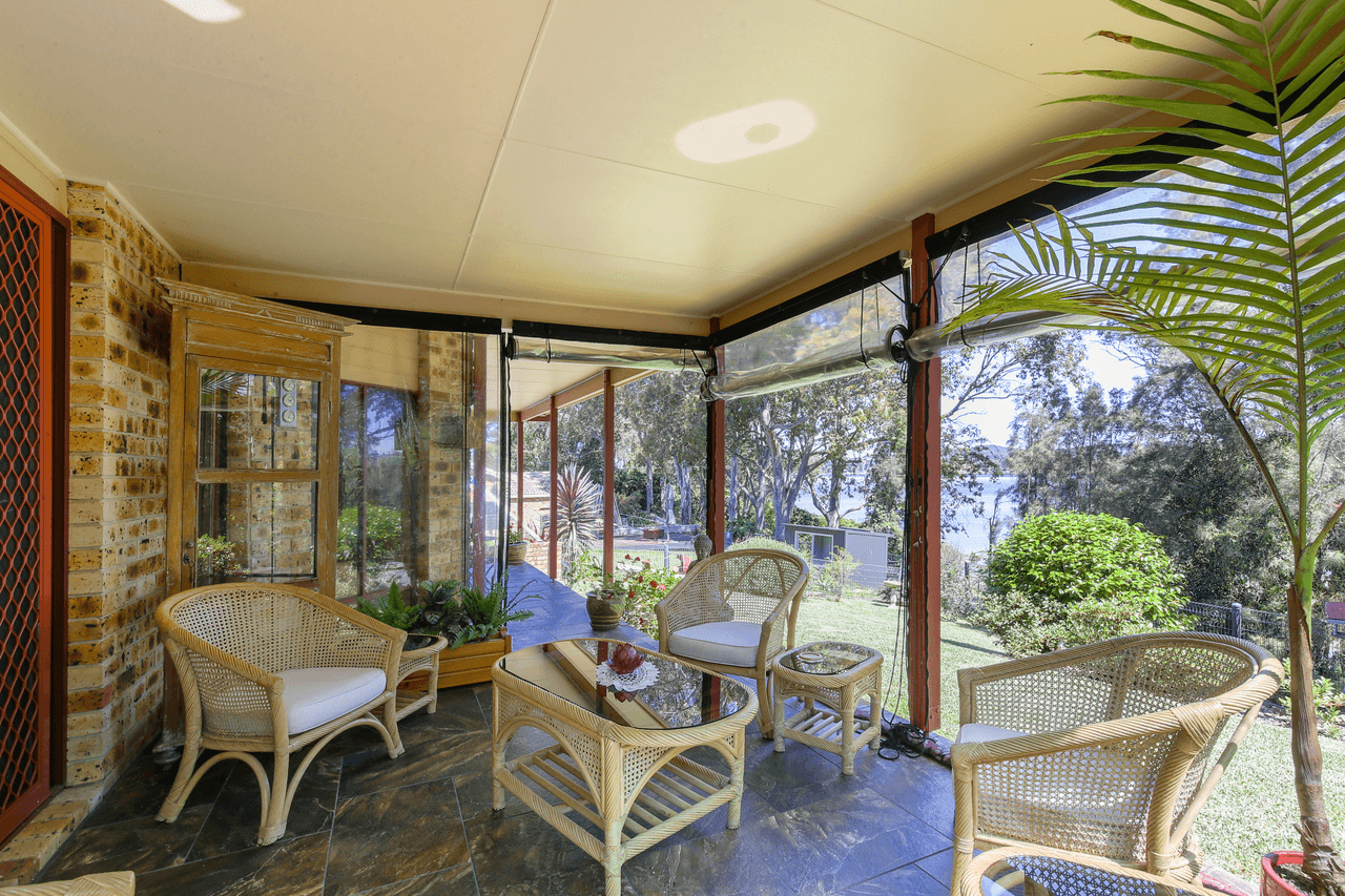 32 Peninsula Drive, BATEMANS BAY, NSW 2536