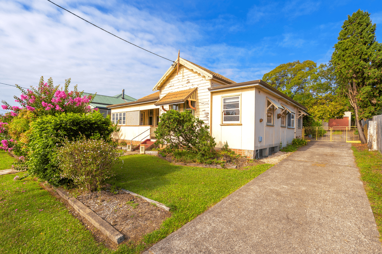 18 Flett Street, TAREE, NSW 2430