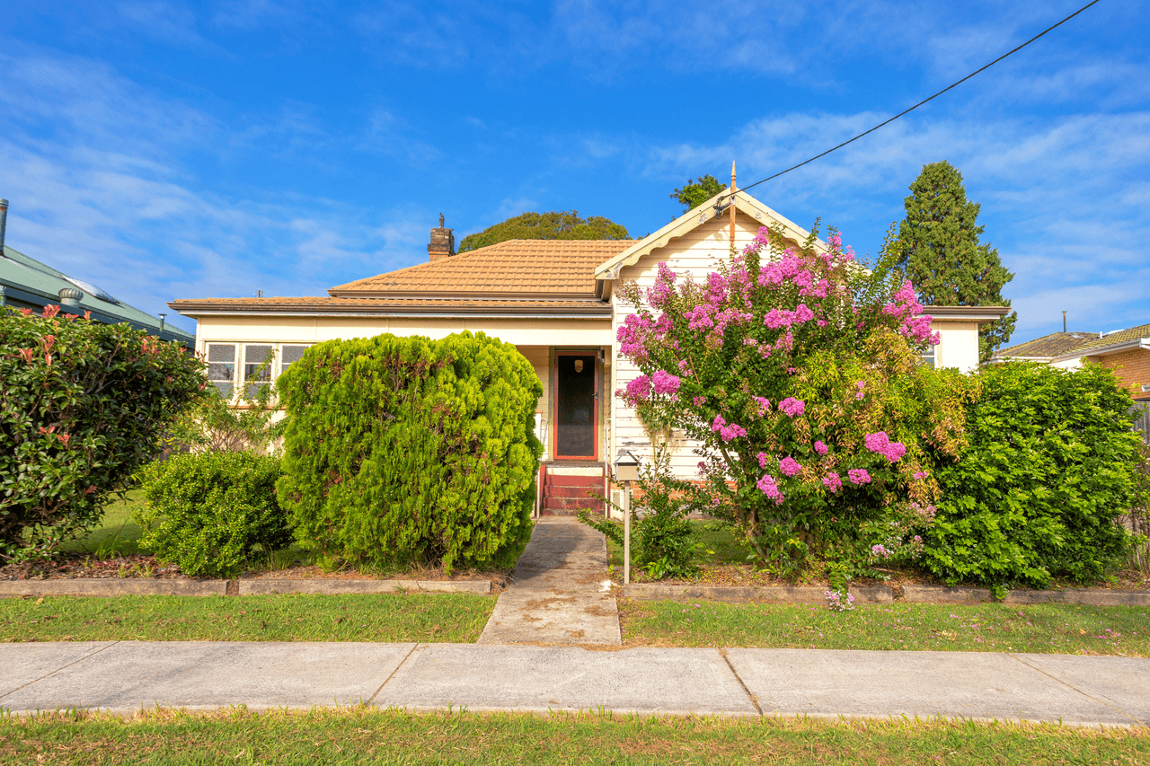 18 Flett Street, TAREE, NSW 2430