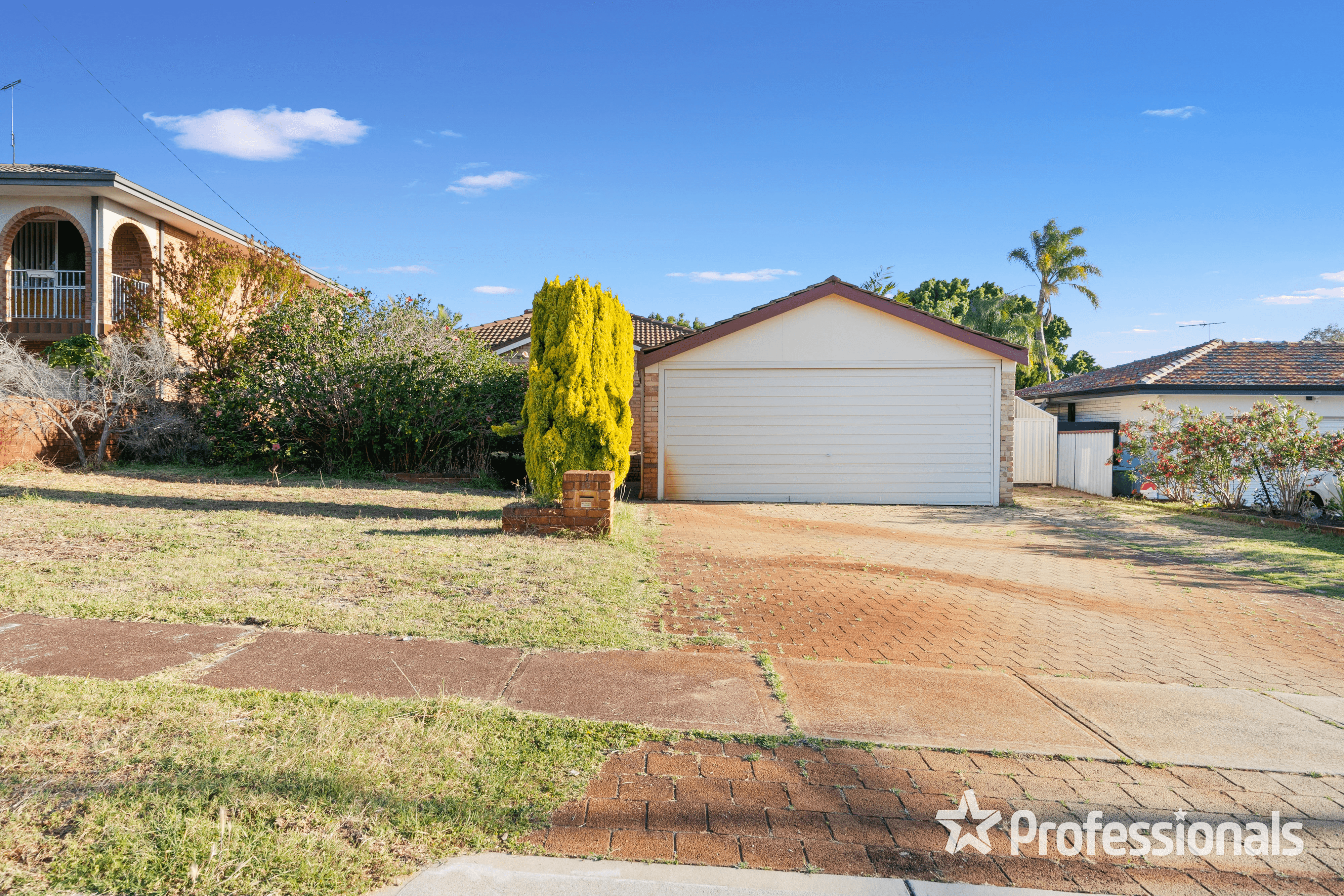 32 Napier Road, MARANGAROO, WA 6064