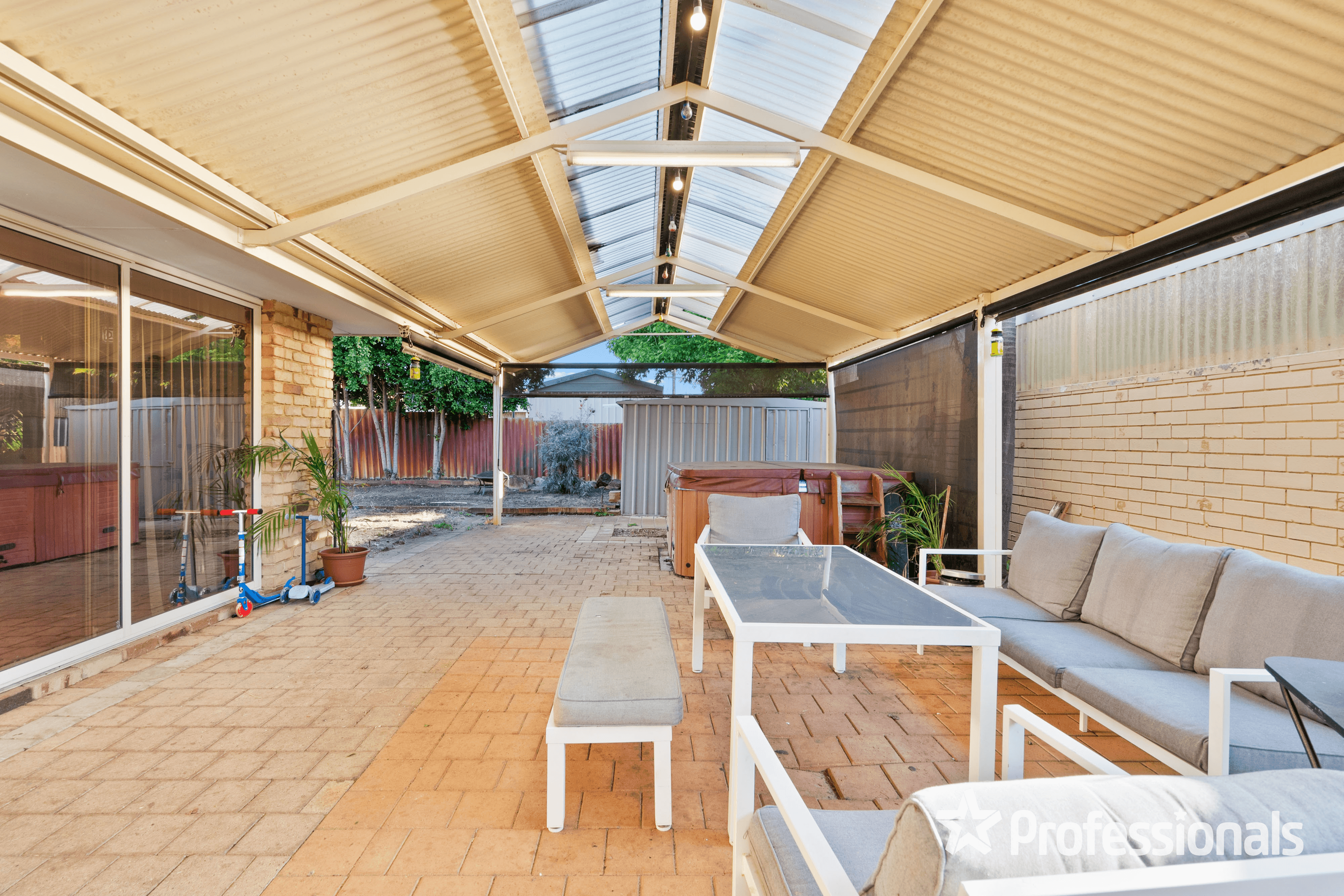 32 Napier Road, MARANGAROO, WA 6064