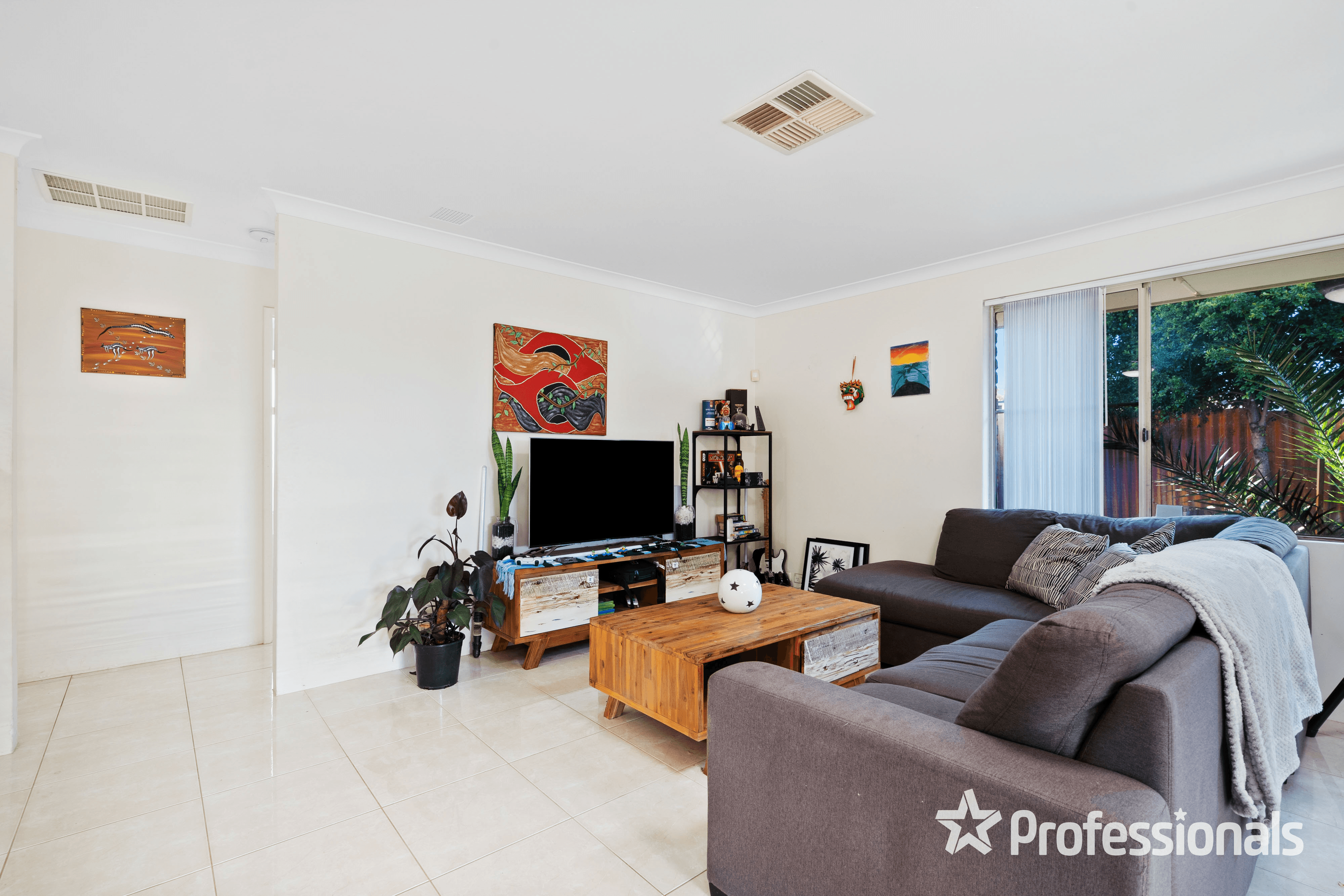 32 Napier Road, MARANGAROO, WA 6064