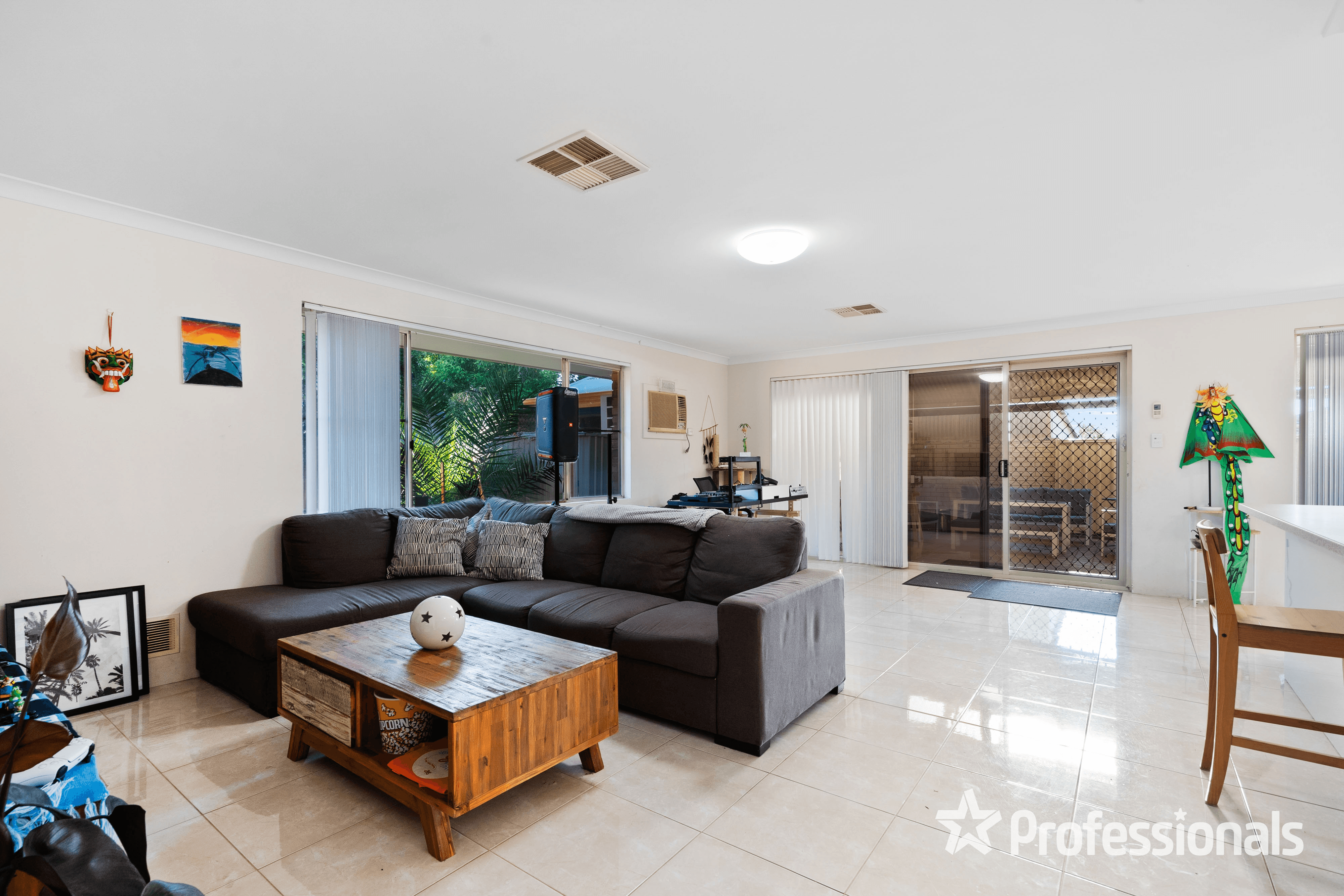 32 Napier Road, MARANGAROO, WA 6064