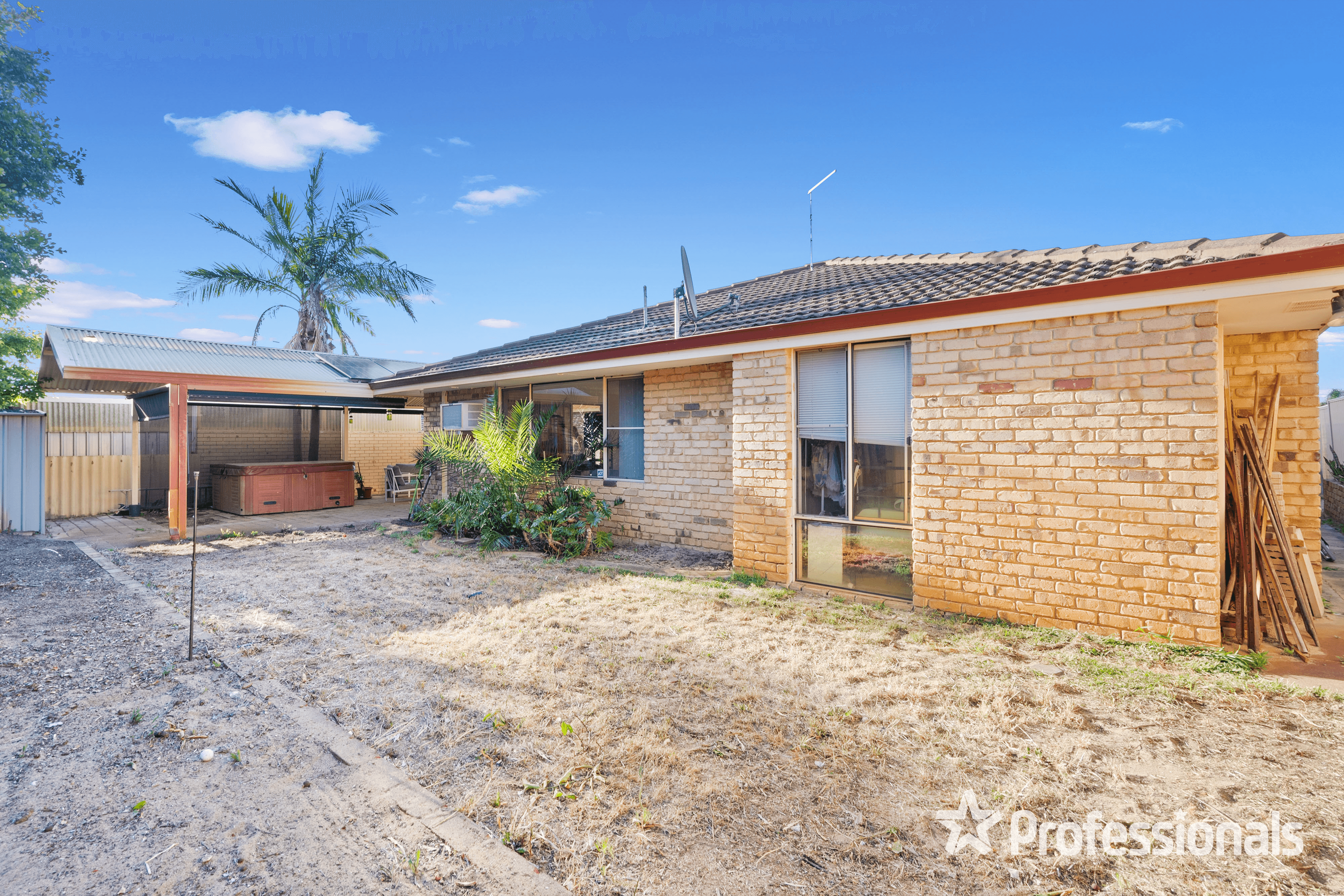 32 Napier Road, MARANGAROO, WA 6064