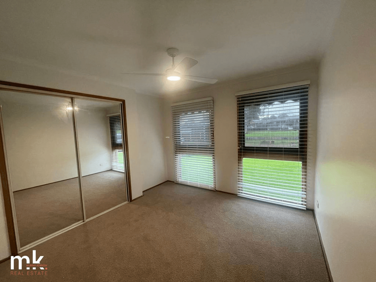 9 Wintaroo Crescent, St Helens Park, NSW 2560