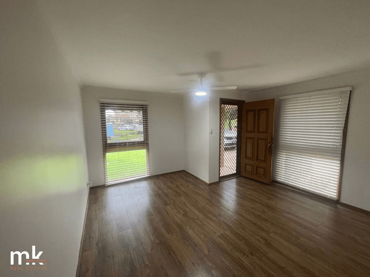 9 Wintaroo Crescent, St Helens Park, NSW 2560