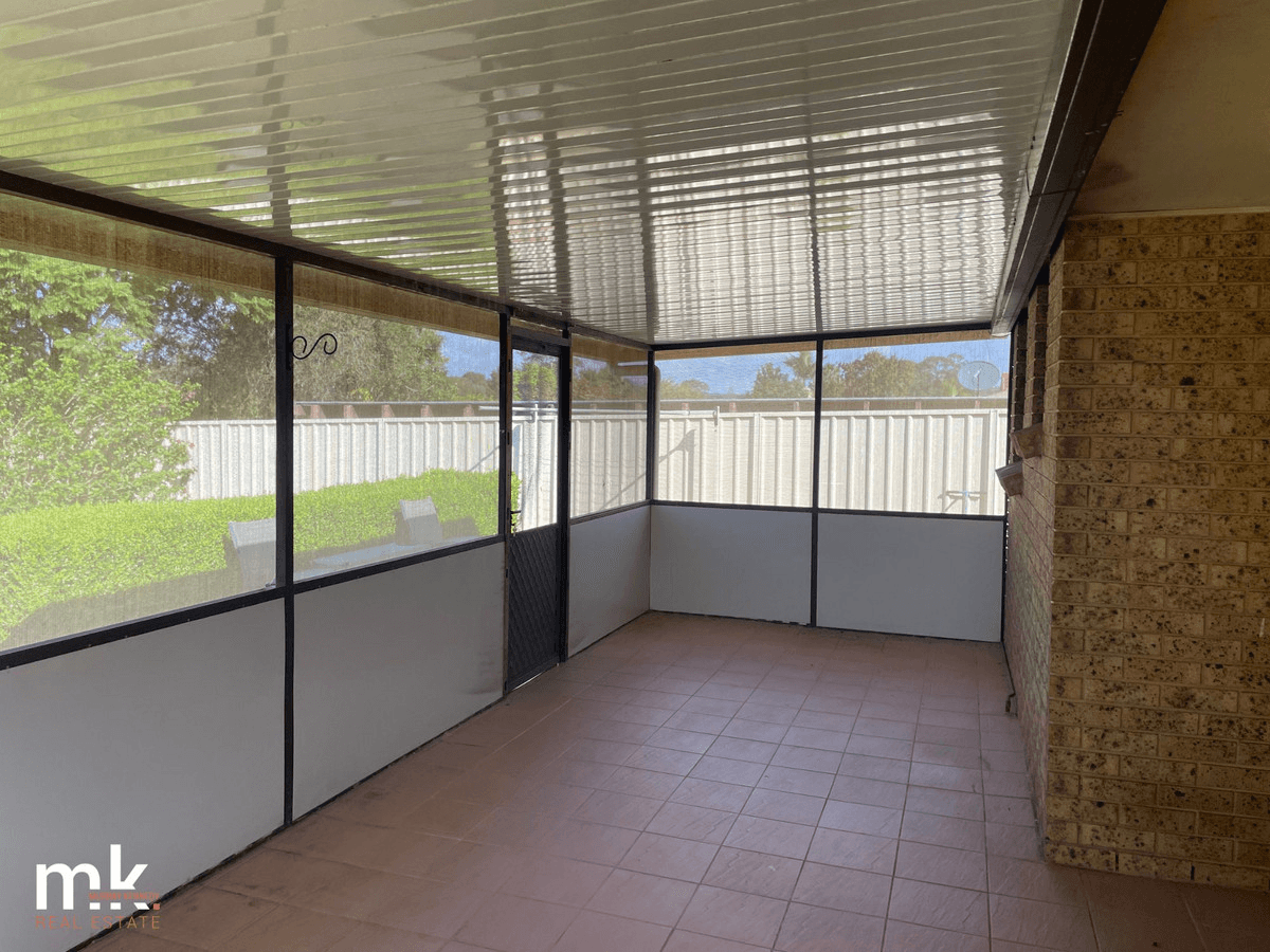 9 Wintaroo Crescent, St Helens Park, NSW 2560