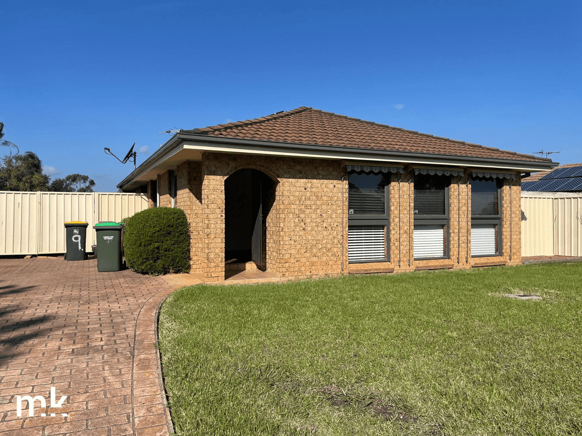 9 Wintaroo Crescent, St Helens Park, NSW 2560