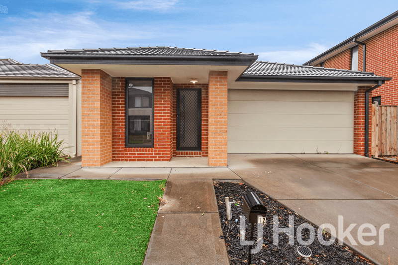 12 Tuncurry Road, POINT COOK, VIC 3030