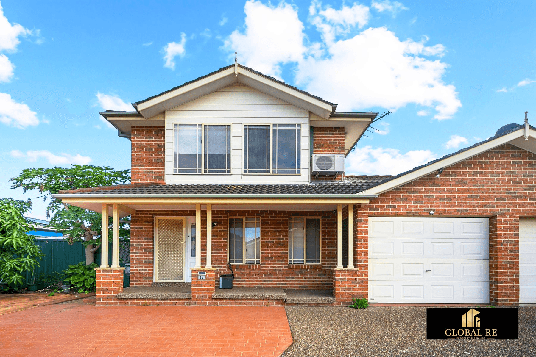 18 Yeronga Close, St Johns Park, NSW 2176