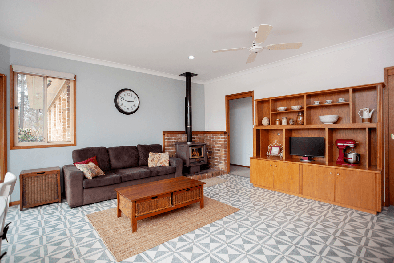 2 Kristanne Close, TAREE, NSW 2430