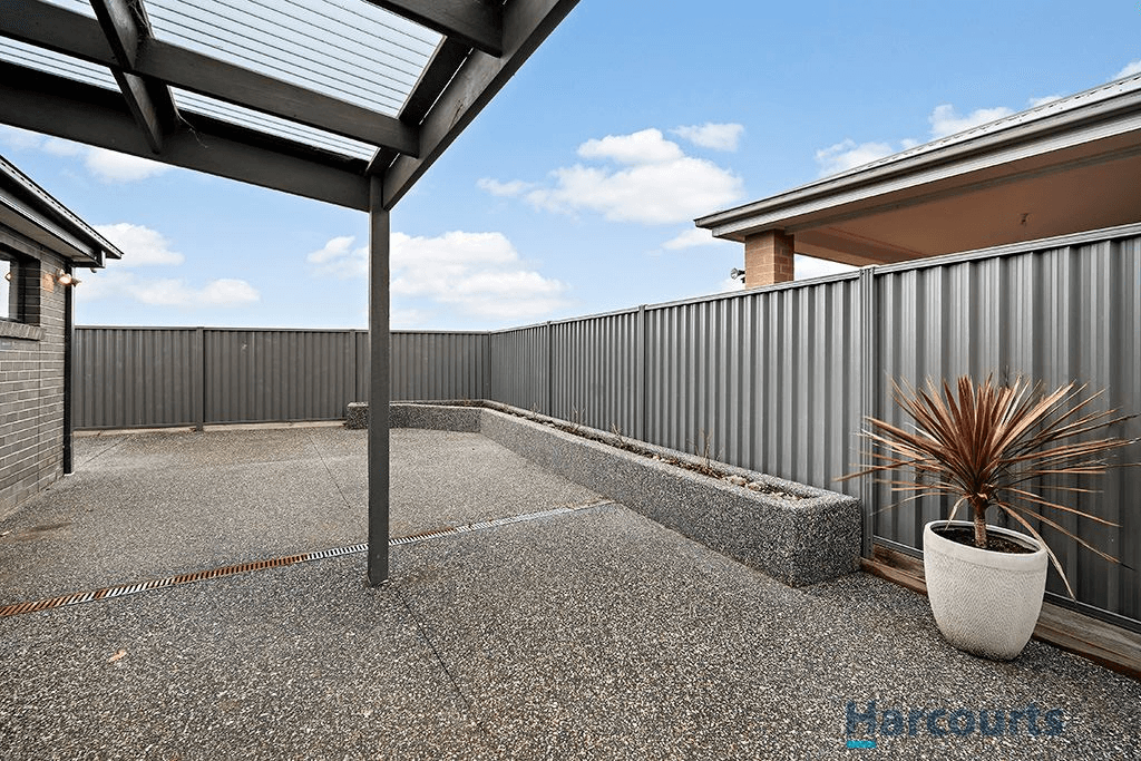 16 Warburton Drive, Lucas, VIC 3350